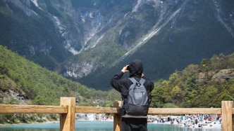 从机票到一瓶水，我们算了一笔出境游的真实账单